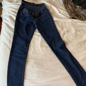 Skinny maternity jeans